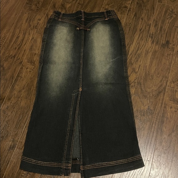 Blue Jean skirt - Picture 3 of 3